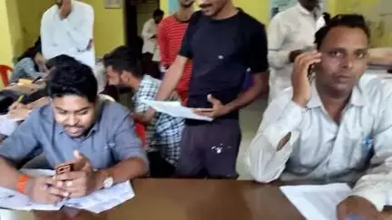 रायपुर: रायपुर के अटल सेवा केंद्र पर फार्मर रजिस्ट्री शिविर हुआ संपन्न, कई किसानों की बनाई गई फार्मर आईडी