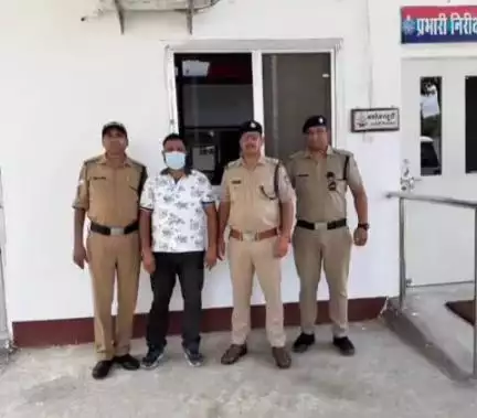 रुद्रपुर: रुद्रपुर कोतवाली पुलिस ने वर्ष 2023 के मुकदमे में फरार वारंटी को किया गिरफ्तार, न्यायालय में किया पेश