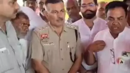 हिसार: अग्रोहा में चोरी की घटनाओं को लेकर व्यापारियों का प्रदर्शन