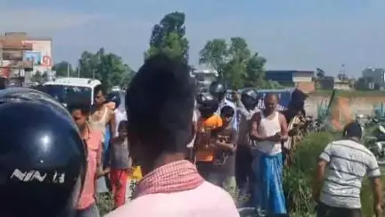 चनपटिया: गुरवलिया के पास बेतिया-लौरिया मार्ग पर सड़क हादसा, बाइक सवार की मौत, कार सवार कई घायल
