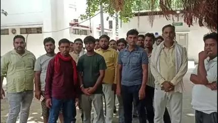 करहल: करहल क्षेत्र में लेखपाल के द्वारा हड़काने पर किसान को आया हार्ट अटैक, उपचार के दौरान हुई मौत