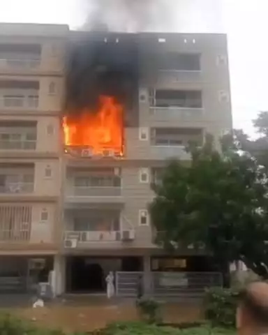 जयपुर: मानसरोवर के मांगयावास इलाके में स्थित अपार्टमेंट में आग लगने का मामला सामने आया