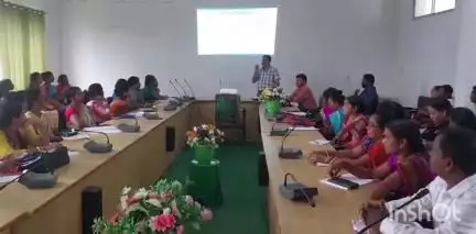 मसलिया: मसलिया प्रखंड कार्यालय में बीएलओ का पुनरीक्षण प्रशिक्षण कार्यक्रम आयोजित