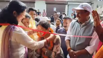 लोहाघाट पाटन पाटनी जि0पं0 सीट से सदस्य प्रत्याशी सुष्मिता फर्त्याल के चुनाव कार्यालय का शुभारंभ जीत का किया दावा।