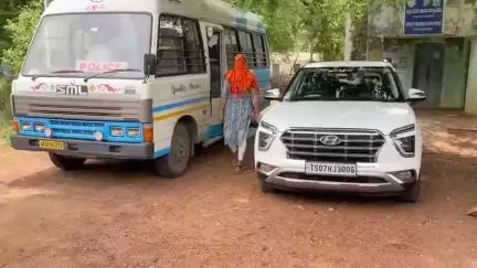 వ్యక్తి వేధింపుల నుండి రక్షణ కల్పించాలంటూ ఎస్పీని ఆశ్రయించిన మహిళా అడ్వకేట్