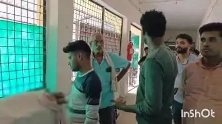 बिंदकी: बिंदकी के निकट कुंवरपुर रोड फिरोजपुर मोड में गाड़ी में सरिया लादते समय युवक हाई टेंशन लाइन की चपेट में आया, हुई मौत