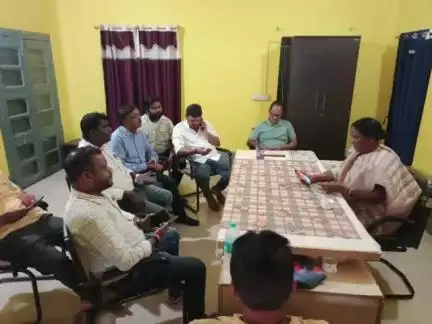 चाईबासा: सांसद जोबा माझी हुईं आम लोगों की समस्याओं से रूबरू