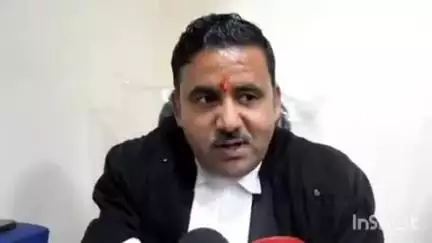नैनीताल: HC में राज्य निवार्चन आयोग ने प्रदेश के 12 जिलों में पंचायत चुनाव अगस्त के बाद कराने को लेकर दायर याचिका पर की सुनवाई