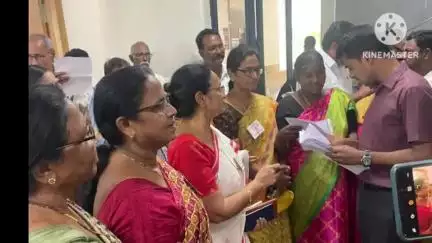 ఖమ్మం అర్బన్: ఖమ్మం లో ప్రభుత్వ హాస్పిటల్స్ సమస్యలపై కలెక్టర్‌ కు ఐద్వా ఆధ్వర్యంలో వినతి