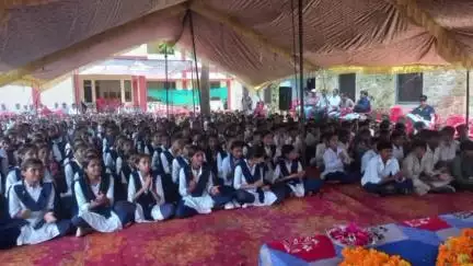 मनासा: कुकडेश्वर और खड़ावदा के शासकीय विद्यालयों में बच्चों को मुफ्त साइकिलें वितरित की गईं