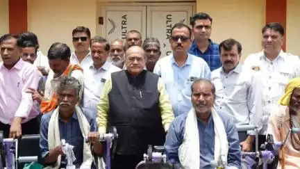 नटेरन: नटेरन जनपद पंचायत कार्यालय में दिव्यांगजनों के लिए सामग्री वितरण कार्यक्रम आयोजित