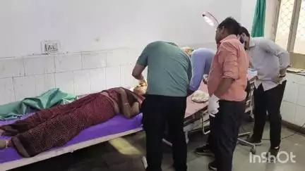 डूंगरपुर: माथुगामड़ा मार्ग पर ऑटो पलटने से बुजुर्ग की हुई मौत, तीन लोग घायल, घायलों का जिला अस्पताल में चल रहा उपचार