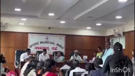 ಹಾವೇರಿ: ಪೊಲೀಸ್ ಬಿಗಿ ಭದ್ರತೆಯಲ್ಲಿ ಸಾರ್ವಜನಿಕ ಶೌಚಾಲಯ ನಿರ್ಮಿಸಿ: ನಗರದಲ್ಲಿ ಡೆಪ್ಯೂಟಿ ಸ್ಪೀಕರ್ ರುದ್ರಪ್ಪ ಲಮಾಣಿ
