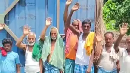 जोगापट्टी: सिसवा मंगलपुर पंचायत के वार्ड 10, खाप टोला गांव में दो साल से बंद नल-जल योजना का ग्रामीणों ने किया विरोध