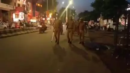 सीतापुर: नगर में शांति एवं कानून व्यवस्था को लेकर पुलिस ने निकाला पैदल मार्च, एडिशनल एसपी सहित सीओ सिटी रहे मौजूद