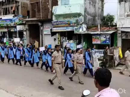 बल्देवगढ़: बल्देवगढ़ में नशा मुक्ति अभियान को लेकर पूरे नगर में निकाली गई जागरूकता रैली