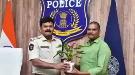 పదోన్నతి ద్వారా వచ్చిన కొత్త ఉత్సాహంతో మరింత ఉత్సాహవంతంగా పోలీస్ సిబ్బంది సేవలు అందించాలి.. జిల్లా ఎస్పీ దామోదర్