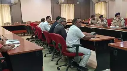 सिवान: सिवान में मद्य निषेध विभाग की समीक्षा बैठक, डीएम ने दिए सख्त निर्देश