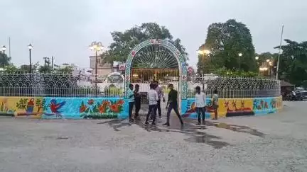 बसंतपुर: वीरपुर गोल चौक के जीर्णोद्धार के 10 दिन में ही गेट पर लगा ताला, 60 लाख की लागत पर स्थानीय लोगों में आक्रोश