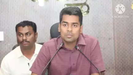 ఖమ్మం అర్బన్: ఖమ్మం లో స్థానిక సంస్థల్లో పారిశుద్ద్య నిర్వహణ పచ్చదనం పెంపుకు అత్యంత ప్రాధాన్యత ఇవ్వాలి జిల్లా కలెక్టర్ అనుదీప్