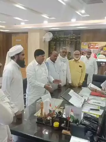 अलवर: मीनार मामले को लेकर शिष्ट मंडल ने मिनी सचिवालय में कलेक्टर आर्तिका शुक्ला से की मुलाकात