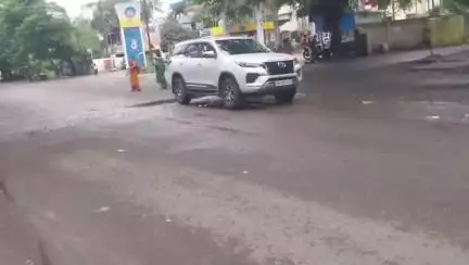 नाशिक: म्हसरूळ मखमलाबाद लिंक रोडवर खड्ड्यांचे साम्राज्य वारंवार तक्रार करूनही कुठली उपाययोजना नाही #Jansamasya
