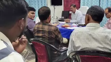 ସୁକିନ୍ଦା: କଳିଙ୍ଗନଗର ଅତିରିକ୍ତ ଆରକ୍ଷୀ ଅଧିକ୍ଷକଙ୍କ କାର୍ଯ୍ୟାଳୟରେ ଚାଷୀମାନଙ୍କ ସହ ଆଲୋଚନା କଲେ ଅଧିକାରୀ