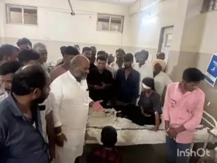 तराना: तराना विधायक ने अस्पताल पहुंचकर जाना सड़क हादसे में घायल 10 लोगों का हाल, दो बच्चों की मौत पर जताया शोक