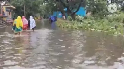 খানাকুল ১: ক্রমশ বন্যা পরিস্থিতির অবনতি; প্লাবন পরিস্থিতি মাড়োখানা, জগৎপুর অঞ্চলের বিস্তীর্ণ এলাকা
