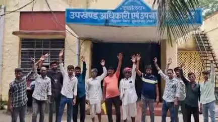 पिड़ावा: रूपाखेड़ी में चारागाह भूमि से अतिक्रमण हटाने की मांग को लेकर ग्रामीणों ने पिड़ावा में एसडीएम को सौंपा ज्ञापन