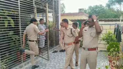 ಬಂಗಾರಪೇಟೆ: ತಾಲ್ಲೂಕಿನ ವಿವಿಧೆಡೆ ಅಕ್ರಮವಾಗಿ ಮದ್ಯ ಮಾರುತ್ತಿದ್ದವರ ವಿರುದ್ಧ ಪೊಲೀಸ್, ಅಬಕಾರಿ ಇಲಾಖೆ ಜಂಟಿ ಕಾರ್ಯಾಚರಣೆ, ಪ್ರಕರಣ ದಾಖಲು