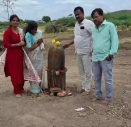 తాళ్లపాక చెరువులో బయటపడిన పురాతన శివలింగాన్ని అభివృద్ధి చేయాలి: రాజంపేట నియోజకవర్గ కాంగ్రెస్ ఇన్ఛార్జ్‌ పూల భాస్కర్