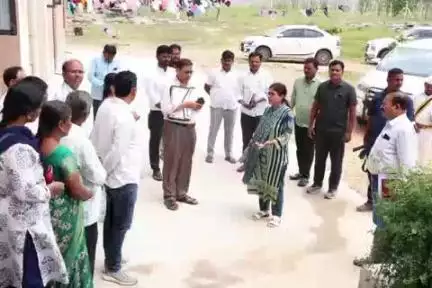 ధన్వాడ: మరికల్ కస్తూర్బా పాఠశాలను సందర్శించిన కలెక్టర్ సిక్తా పట్నాయక్