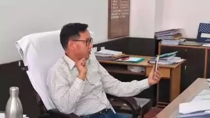 श्रीनगर: अपर जिलाधिकारी की अध्यक्षता में दैवीय आपदा से क्षतिग्रस्त सरकारी परिसंपत्तियों को लेकर हुई बैठक