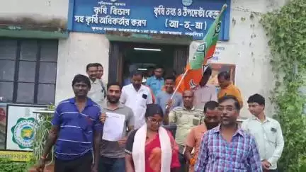 মানবাজার ১: সারের কালোবাজারি রোধ করা সহ একাধিক দাবিতে মানবাজারের ADA-কে ডেপুটেশন BJP-র, উপস্থিত জেলা সেক্রেটারি সহ অন্যরা