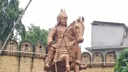 अंबिकापुर: अंबिकापुर में मूर्तियों से भाला और चश्मा हुआ चोरी