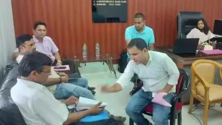 चमोली: जिला पंचायत सदस्य पद के प्रत्याशियों को आय-व्यय लेखा संबंधी दिया गया प्रशिक्षण