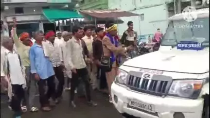 अमरवाड़ा: गोंडवाना गणतंत्र पार्टी ने यूरिया की कालाबाजारी और किसानों को यूरिया न मिलने पर सौंपा ज्ञापन