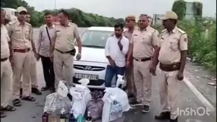 सिरोही: सिरोही सदर थाना पुलिस ने अवैध शराब परिवहन करते एक आरोपी को किया गिरफ्तार, शराब की बोतलें की गईं ज़ब्त