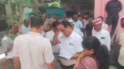 हाटा: हाटा में किशोरी की हत्या के आरोपियों के घर जांच के लिए पहुंची राजस्व टीम, भाजपा नेता ने कहा- होगी बुलडोजर की कार्रवाई