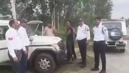 अनूपपुर: हाईवे चौकी पुलिस फुनगा का चेकिंग अभियान, नियम तोड़ने वालों पर चालान, नशे में वाहन न चलाने की चेतावनी