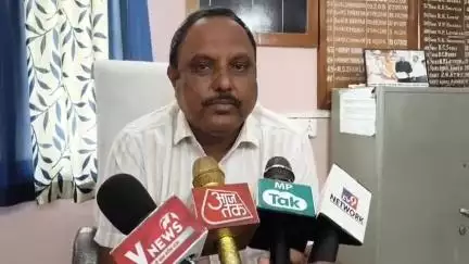 छतरपुर नगर: छतरपुर में करोड़ों की सड़क 4 दिन की बारिश में बही, PWD ने ठेकेदार पर सुधार का जिम्मा डाला