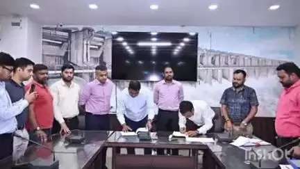 कुरूद: जिला मुख्यालय में कलेक्टर के मार्गदर्शन में CREDAI और प्रथम फाउंडेशन के बीच किया गया एमओयू हस्ताक्षर