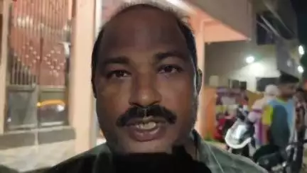 ଜୟପୁର: ପୁରୁଣାଗଡ଼ ନିକଟରେ ଦୁଇଟି ସ୍କୁଟିକୁ ଚାପିଦେଲା ଟିପ୍ପର। ଡ଼୍ରାଇଭରକୁ ଅଟକ ରଖିଲେ ସ୍ଥାନୀୟ ଲୋକ, ପ୍ରତ୍ୟକ୍ଷଦର୍ଶୀ କଣ କହୁଛନ୍ତି ଶୁଣନ୍ତୁ