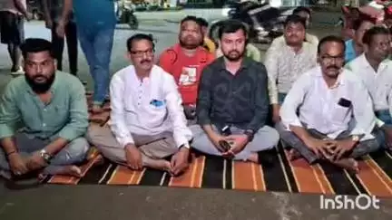 ଟିଟିଲାଗଡ: ଟିଟିଲାଗଡ଼ ବିଧାନସଭା ନିର୍ବାଚନ ମଣ୍ଡଳୀ କଂଗ୍ରେସ କମିଟି ପକ୍ଷରୁ ପେଟ୍ରୋଲ ପମ୍ପ ଛକରେ ସୌମ୍ୟଶ୍ରୀ ବିଶୀଙ୍କ ଉଦ୍ଦେଶ୍ୟରେ ଶ୍ରଦ୍ଧାଞ୍ଜଳି ।