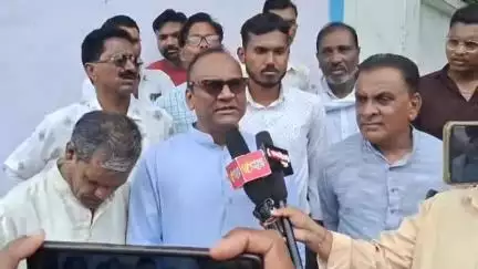 सौसर: सौसर विधायक ने ग्रामीणों संग कंपनियों का घेराव किया, कहा- उद्योग लोगों की जिंदगी से खिलवाड़ न करें