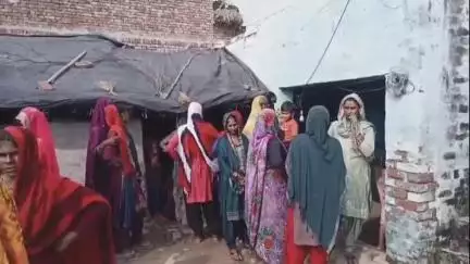 हसनपुर: आदमपुर के गांव देहरी खादर में पंखे का तार लगाते समय युवक की करंट लगने से हुई मौत