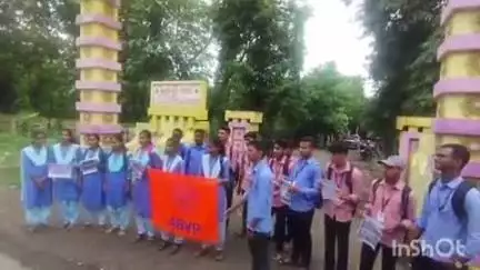 ରେଢାଖୋଲ: ଏଫ‌ଏମ କଲେଜ ଛାତ୍ରୀ ଆତ୍ମହତ୍ୟା ଘଟଣାରେ ଭୀମଭୋଇ କଲେଜ ସମ୍ମୁଖରେ ଏବିଭିପିର ବିକ୍ଷୋଭ ପ୍ରଦର୍ଶନ