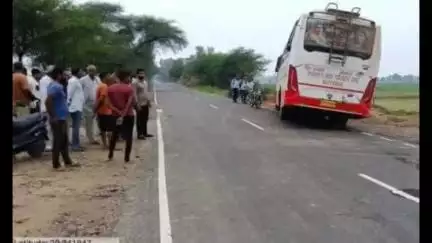 पीलीबंगा: चक 15 ZWD बस स्टैंड के पास लोक परिवहन की बस ने एक मनरेगा महिला श्रमिक को मारी टक्कर, जिससे महिला श्रमिक की हुई मौत