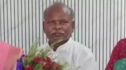 मनिहारी: पटवारी हांसदा को झारखंड मुक्ति मोर्चा का सदस्य बनाए जाने पर फूलमणि हेंब्रम ने दी बधाई